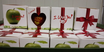 Sprzedam własnej produkcji, okolicznościowe jabłka na Walentynki, z napisami