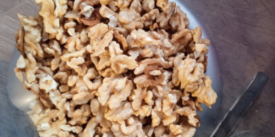 Orzechy włoskie tegoroczne łuskane cena za kilogram 25 zł