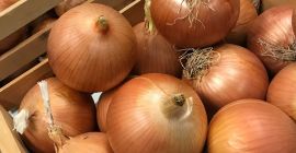 we sell high quality Caliber Onion (Tel, whatsapp: +
