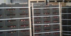 Dostępne wiele jabłek różnego rodzaju. Jeśli szukasz tylnego, najpierw