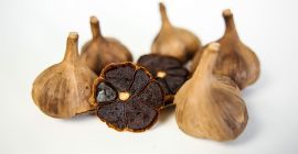 Prowadzimy sprzedaż detaliczną i hurtową czosnku czarnego (fermentowanego) od