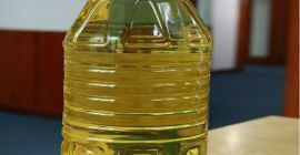 Olej z pestek palmy otrzymywany jest z pestek owoców